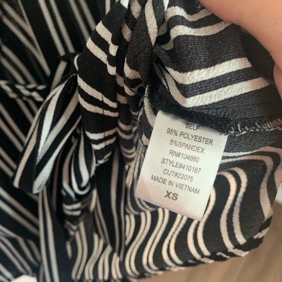 Bell Sleeve Wrap Top by CHLOE & KATIE - Picture 4 of 5